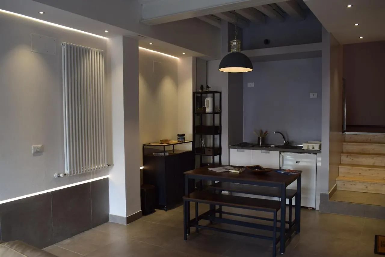 Mezzanino On Canal Apartment Venice Italy