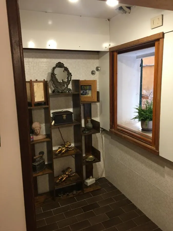 Mezzanino On Canal Apartment Venice
