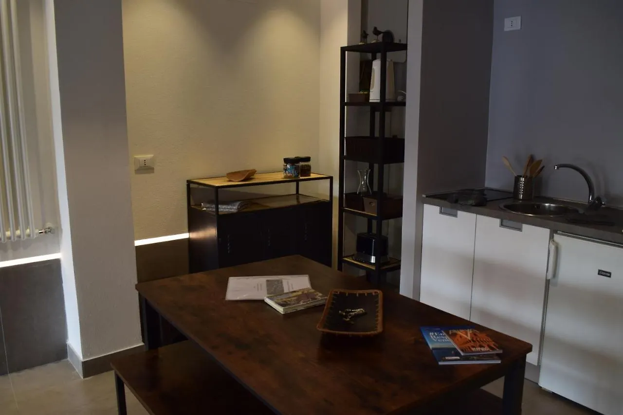 Mezzanino On Canal Apartment Venice Italy