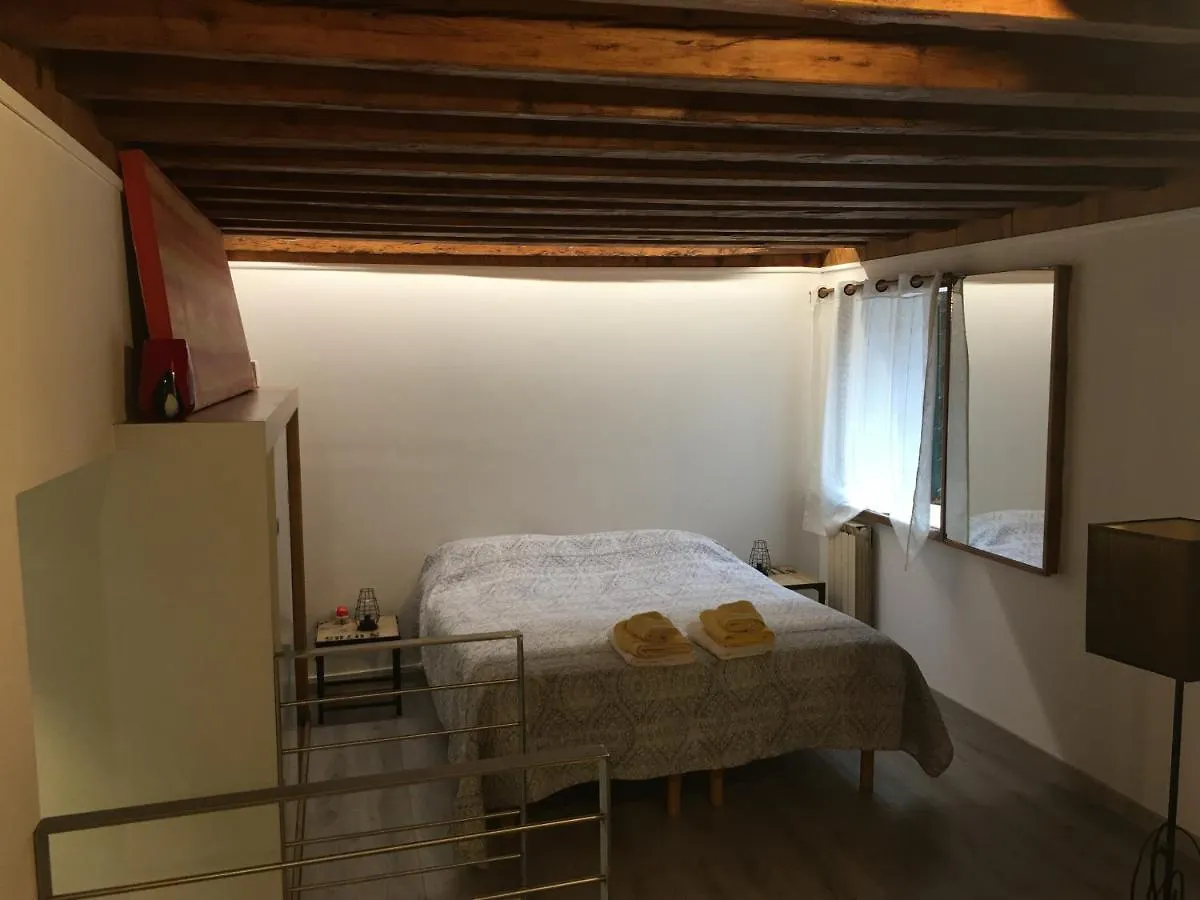 Mezzanino On Canal Apartment Venice Italy